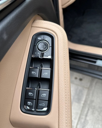 Porsche Macan cena 225000 przebieg: 26000, rok produkcji 2021 z Koszalin małe 232